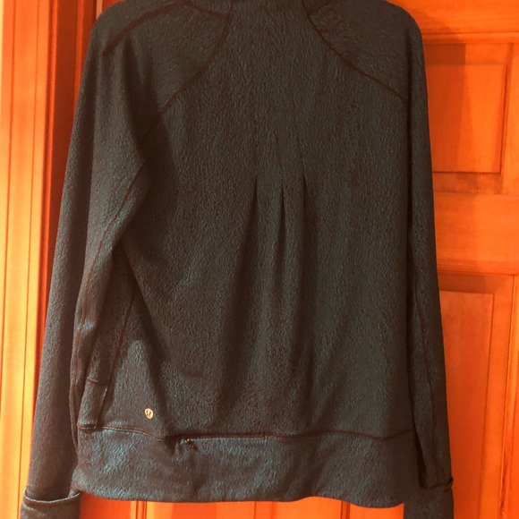 Lululemon half zip - Picture 7 of 8